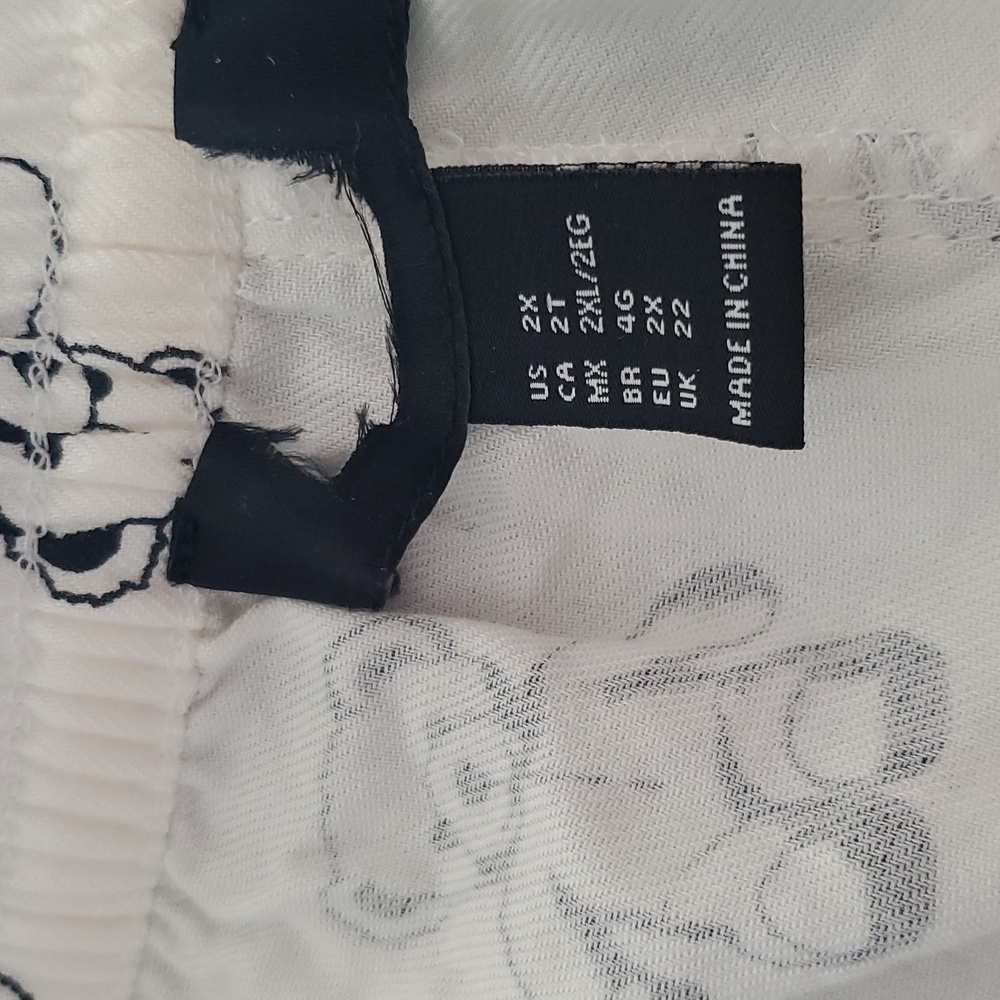 Forever 21 White Pajama Pants with Bear Print 1x & 2x - Picture 6 of 8